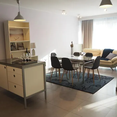 Cozy With Natural Vibe 10' From Center Lejlighed *